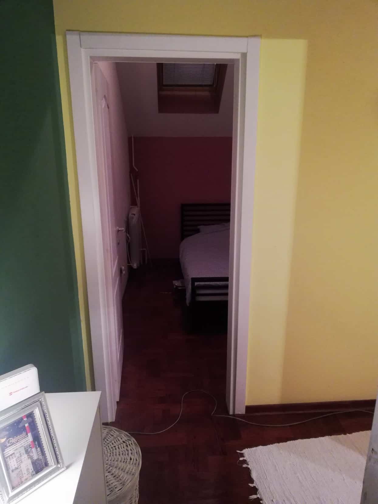 Spavaca soba sa povisenim delom
