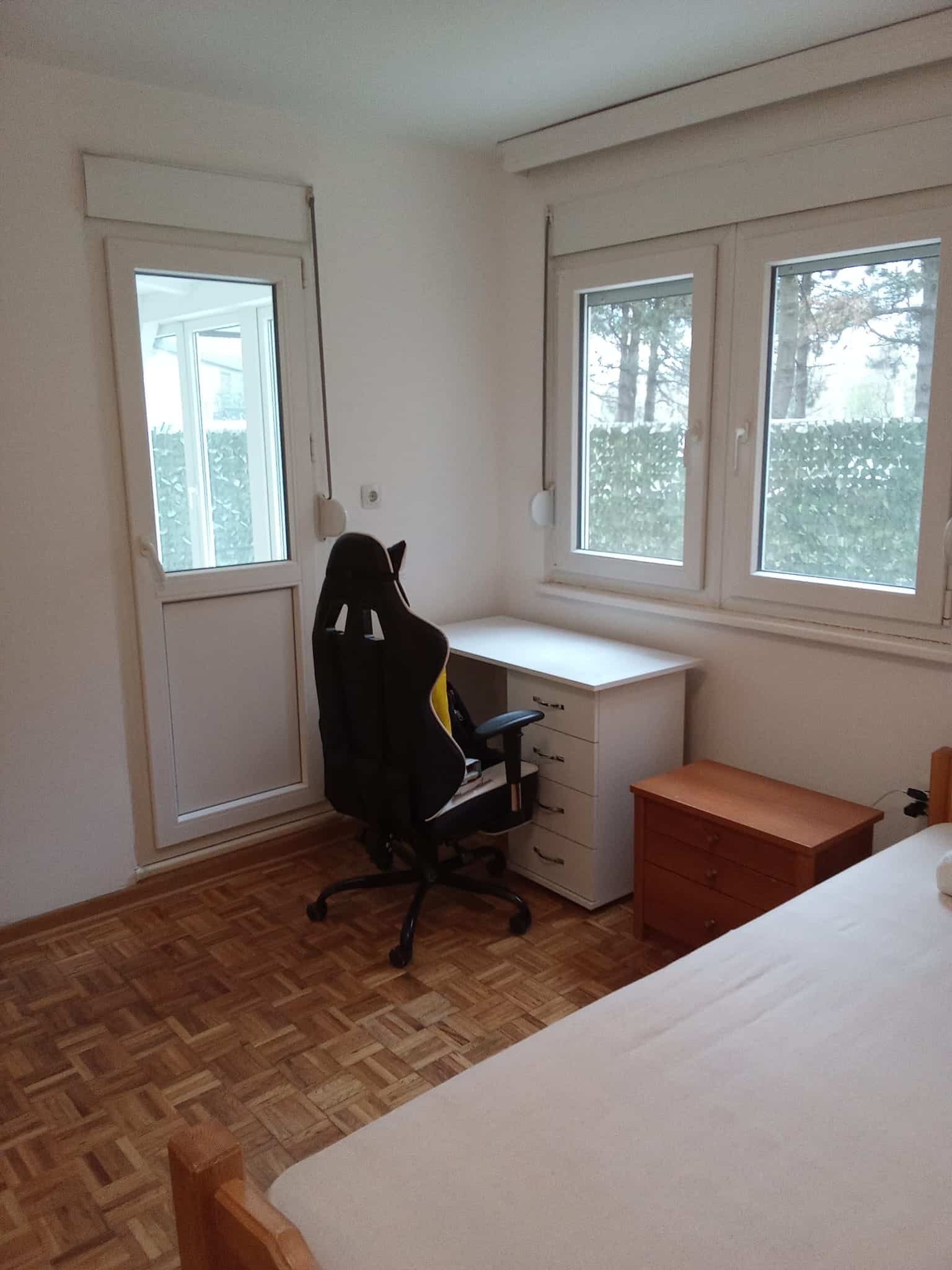 7 bedroom twin beds Celebonovica Bezanija Beograd flat sale tenanted Expo 2027 prodaja sa zakupcima tenanted invest estate property bitcoin Serbia