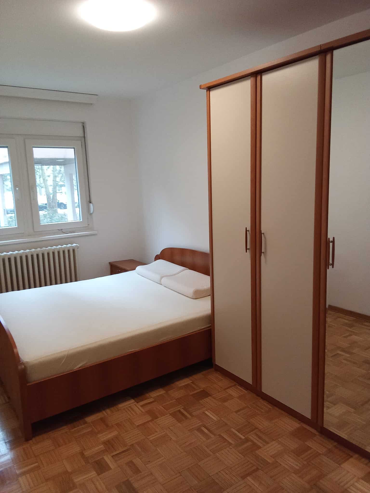 8 bedroom french bed Celebonovica Bezanija Beograd flat sale tenanted Expo 2027 prodaja sa zakupcima tenanted invest estate property bitcoin Serbia
