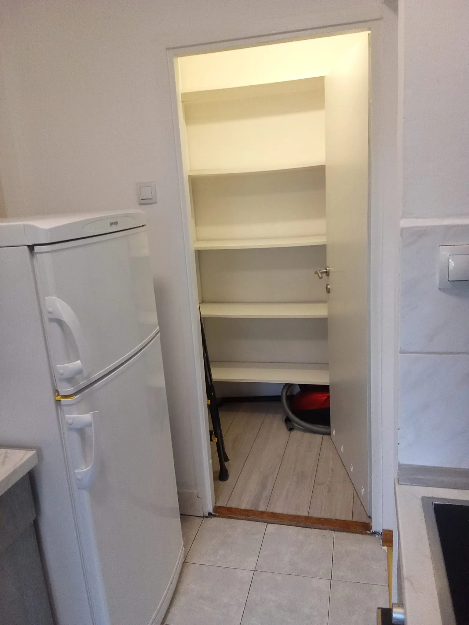 3 pantry Celebonovica Bezanija Beograd flat sale tenanted Expo 2027 prodaja sa zakupcima tenanted invest estate property bitcoin Serbia