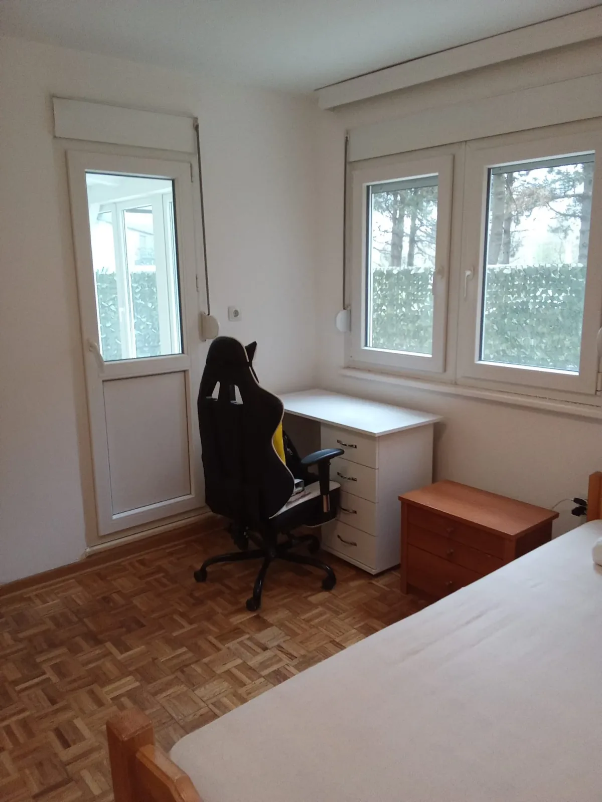 7 bedroom twin beds Celebonovica Bezanija Beograd flat sale tenanted Expo 2027 prodaja sa zakupcima tenanted invest estate property bitcoin Serbia