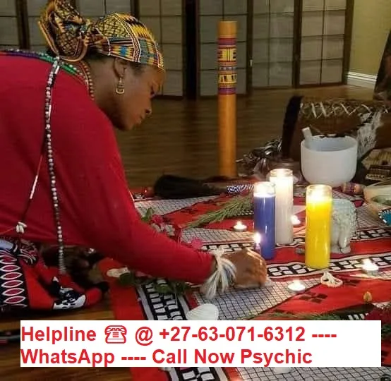 AFRICAN WOMAN SPELL CASTER