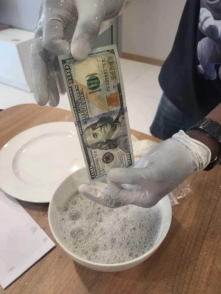 SSD SOLUTION USED TO CLEAN ALL TYPE OF BLACKENED MONEY
