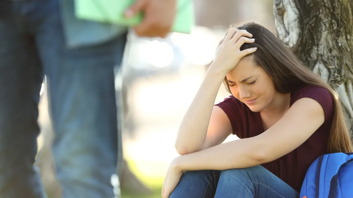 F (1)