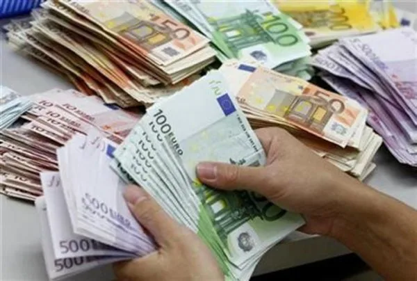euros--600x404